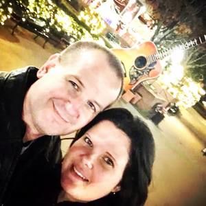 Meet your Posher, Rena